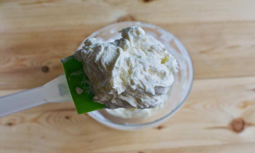 Крем из кефира для торта