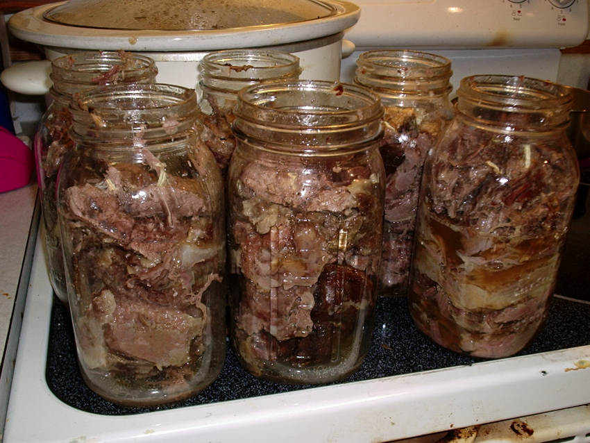 Тушенка из говядины в стеклянной банке 325 грамм