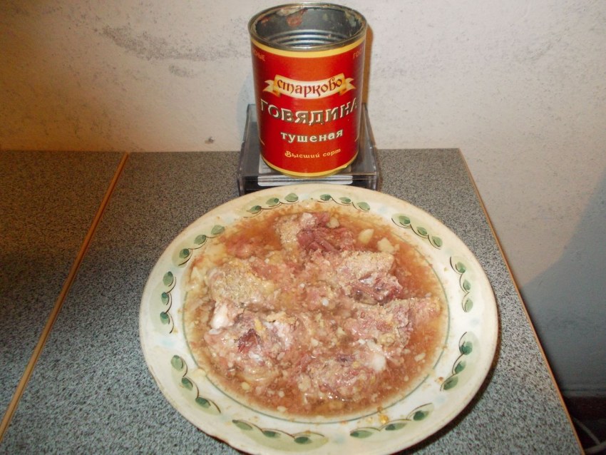 Торт в виде банки тушенки