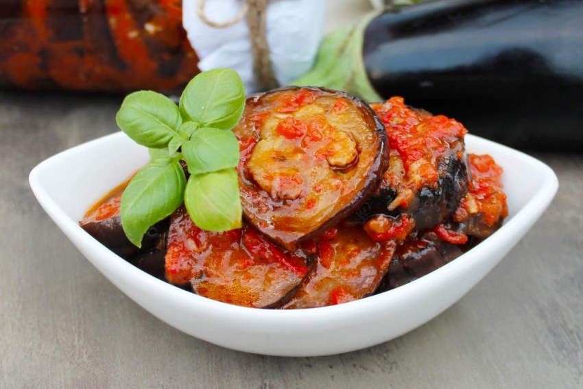 Печеные овощи в томатном соусе