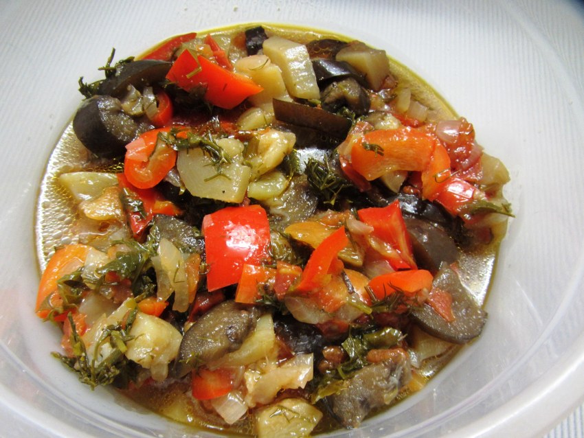 Овощное рагу с кабачками и баклажанами