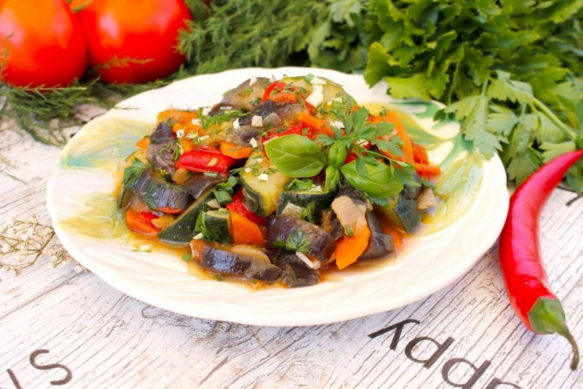 Соте из цукини и баклажанов