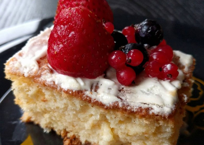 Пирожное три молока