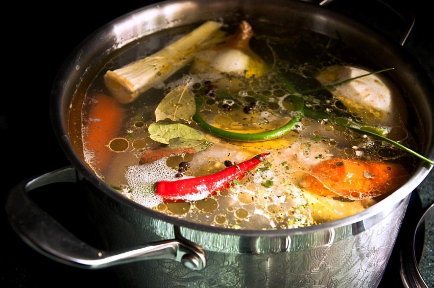 Суп в кастрюле