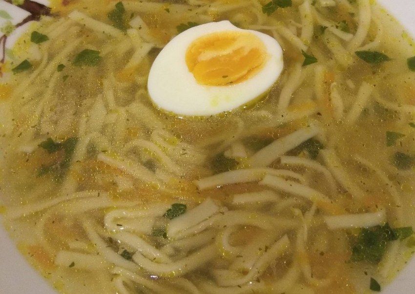 Суп из домашней лапши с курицей