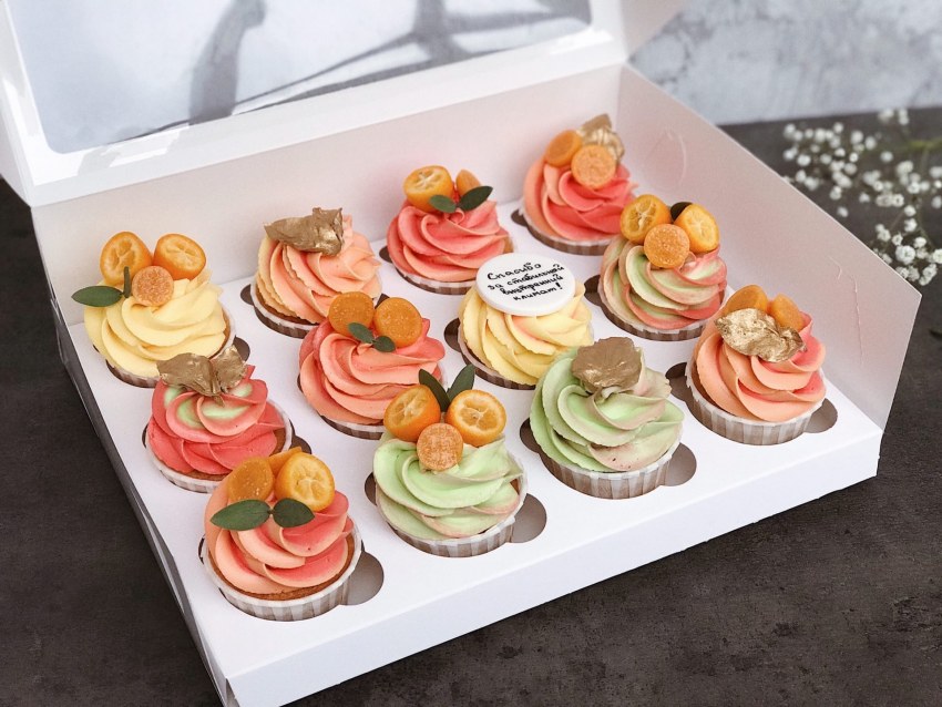 Капкейки с лимонным курдом и меренгой