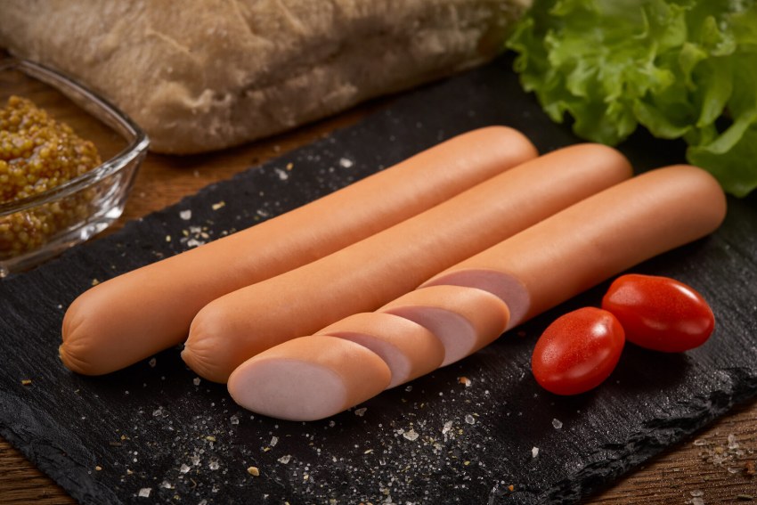 Куриные сосиски колбаса