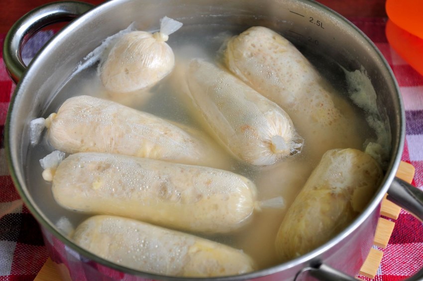 Сосиски из куриного филе