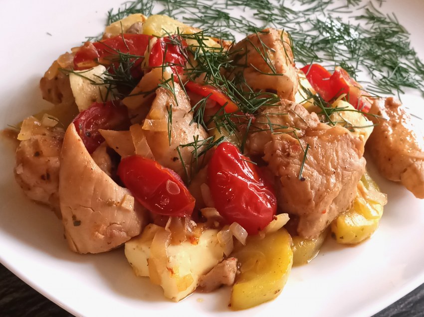 Куриное филе с кабачками