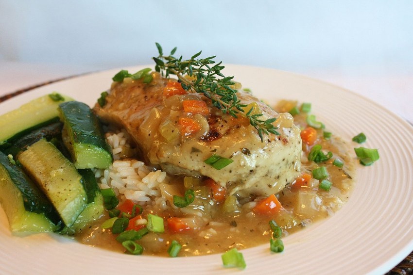 Запеканка с курицей и кабачками