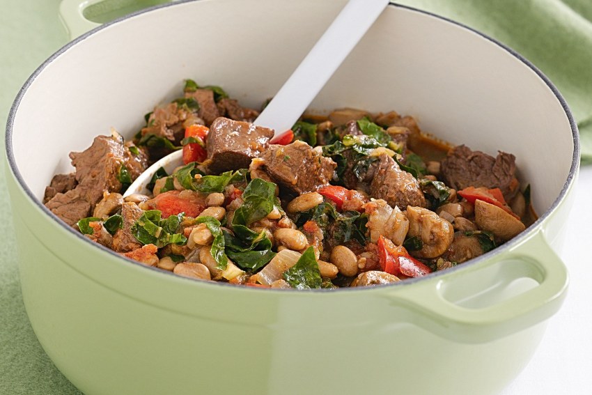 Говядина с фасолью и грибами