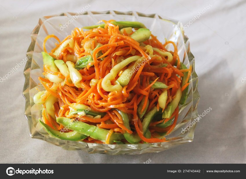 Салат с морковью по-корейски и копченой колбасой