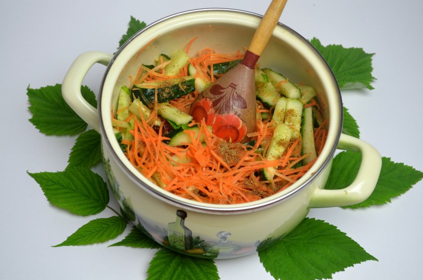 Огурцы по-корейски в банке на зиму