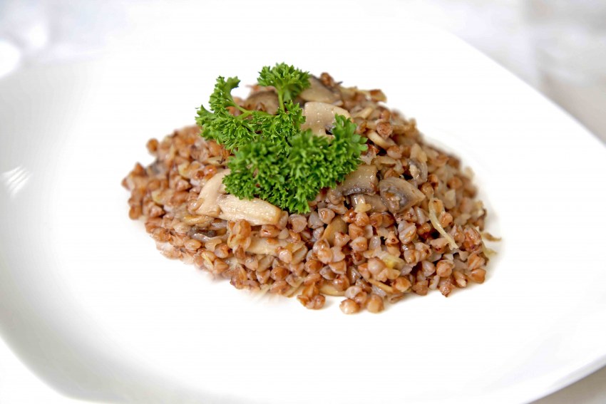 Томленая гречка с грибами