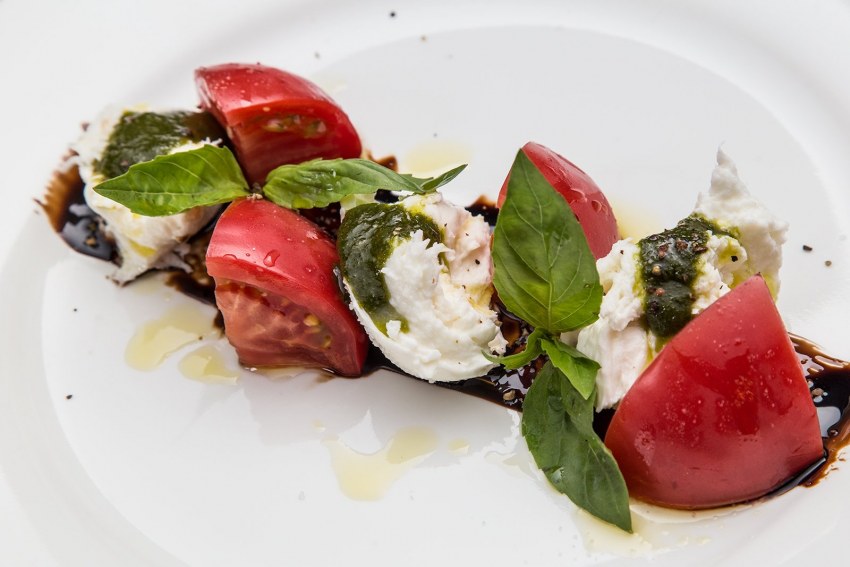 Итальянская закуска Капрезе