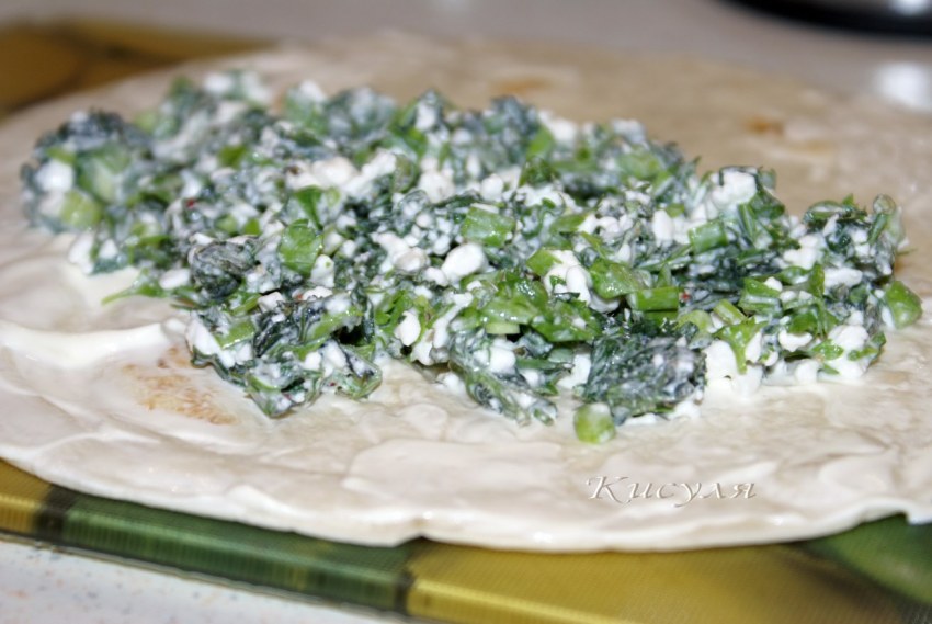 Рулетики из лаваша с корейской морковкой