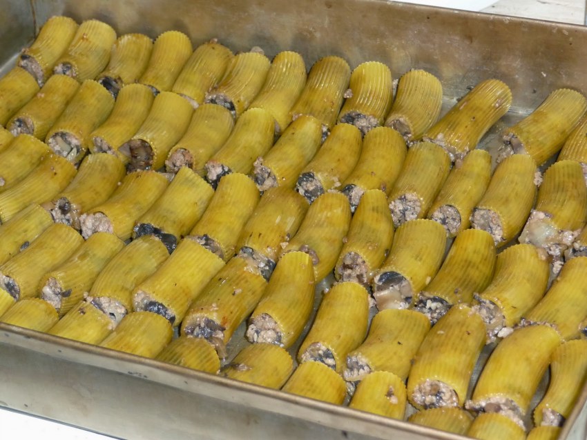 Фаршированные макароны трубочки с фаршем