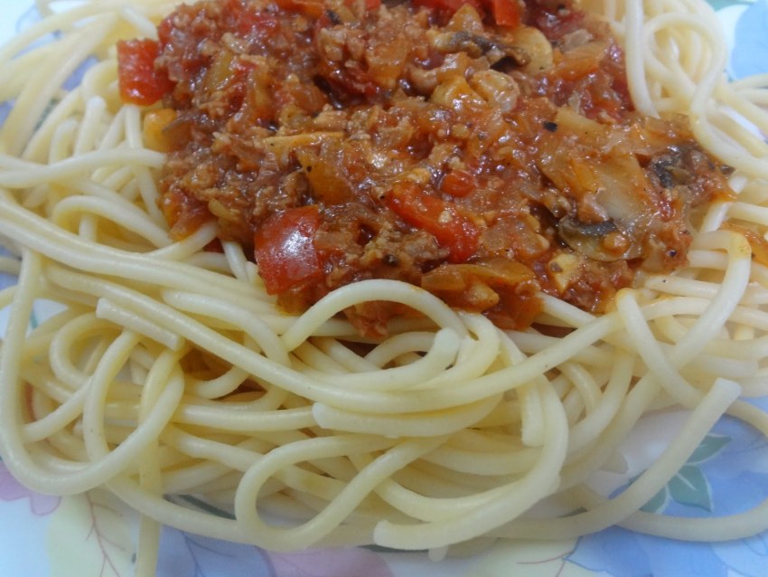 Макароны с томатной пастой