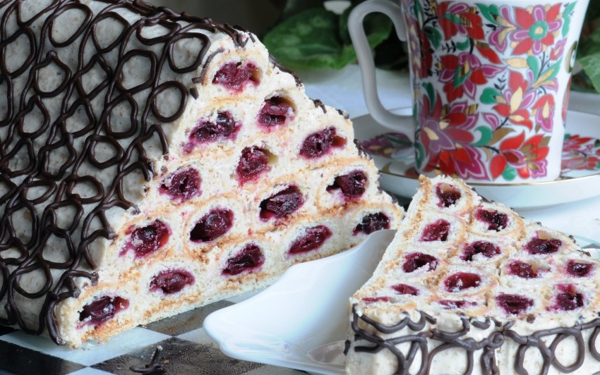 Тарт с вишней и творогом