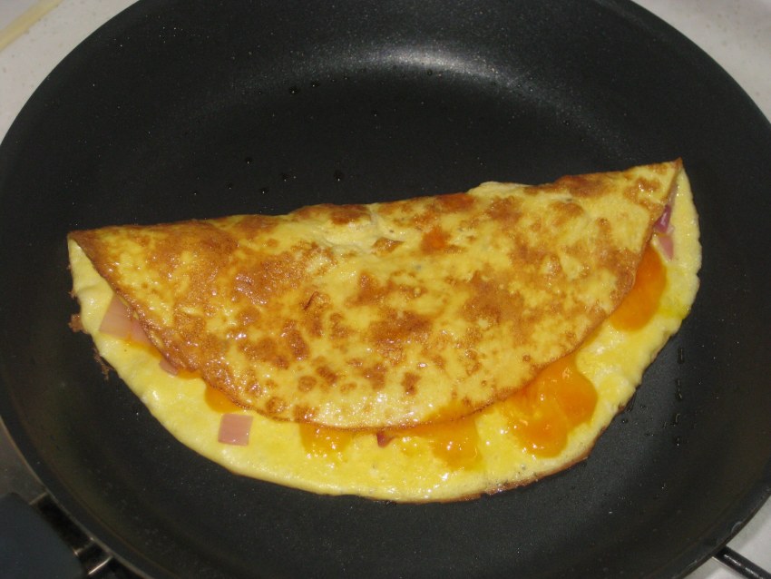 Пышный омлет с сыром