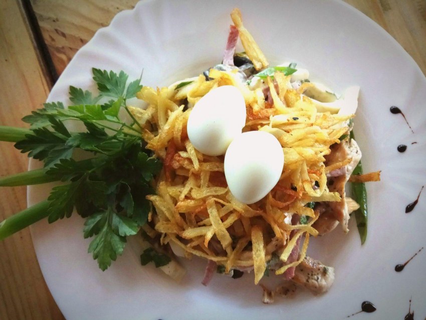 Салат гнездо с сыром