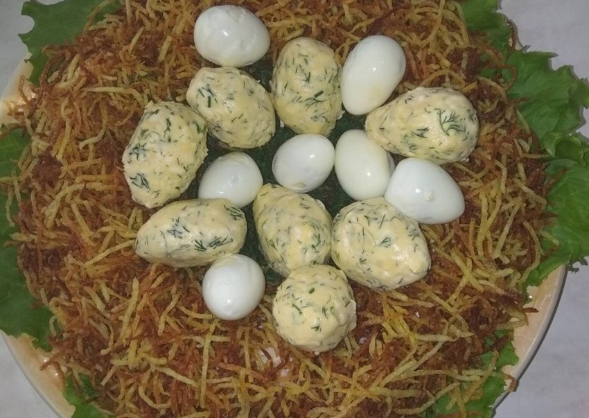 Салат перепелиное гнездо