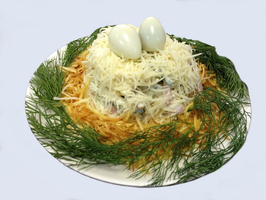 Салат глухариное гнездо