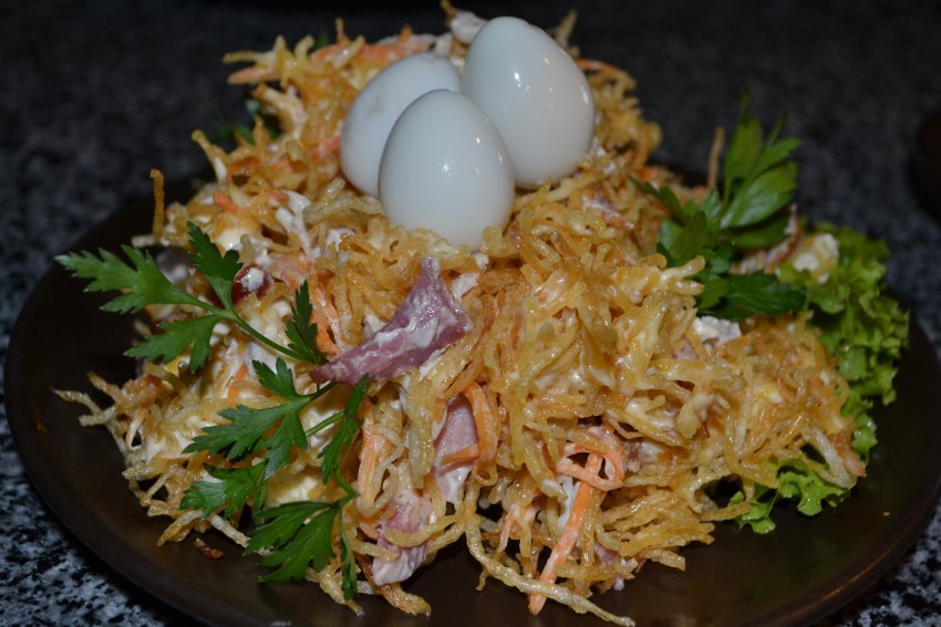 Салат глухариное гнездо