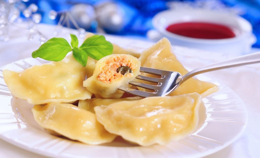 Чебуреки и манты