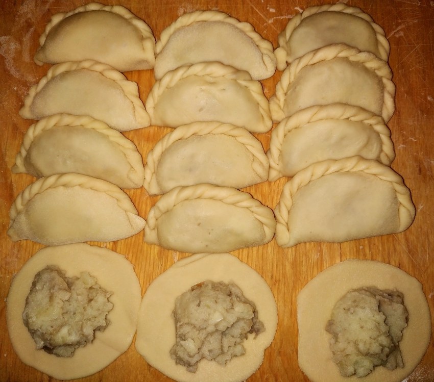 Пельмени с соусом