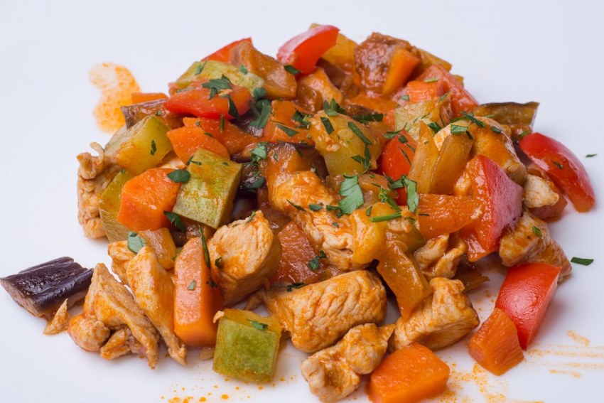 Овощное рагу с филе индейки