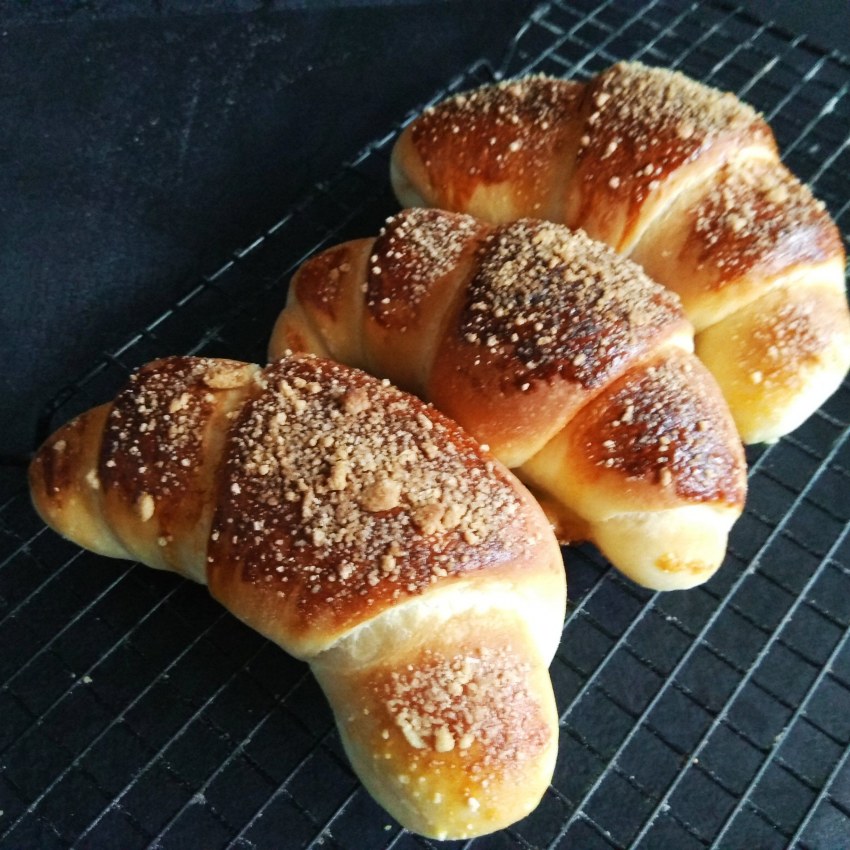 Майская булочка