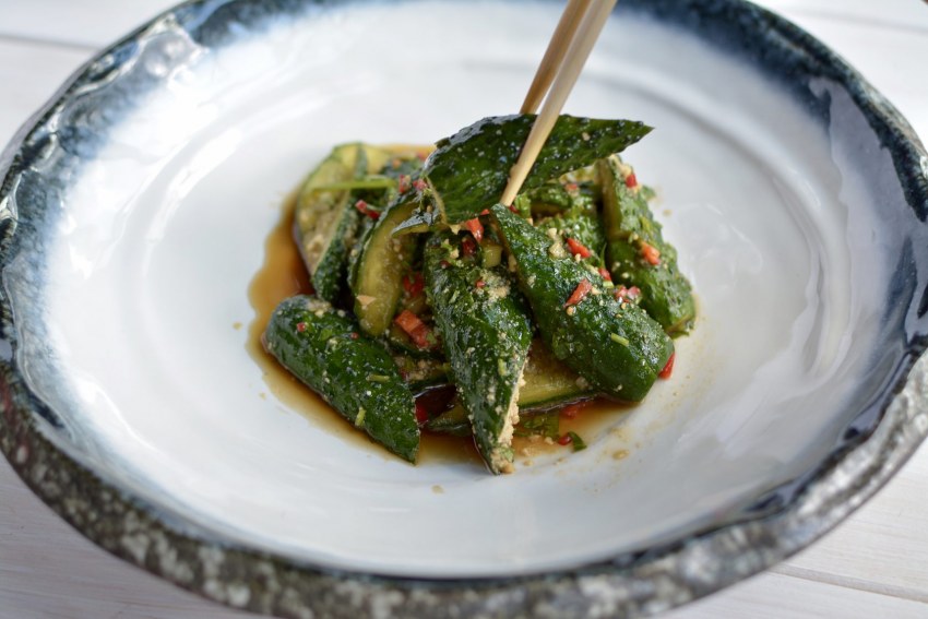 Битые огурцы паназиатской кухни