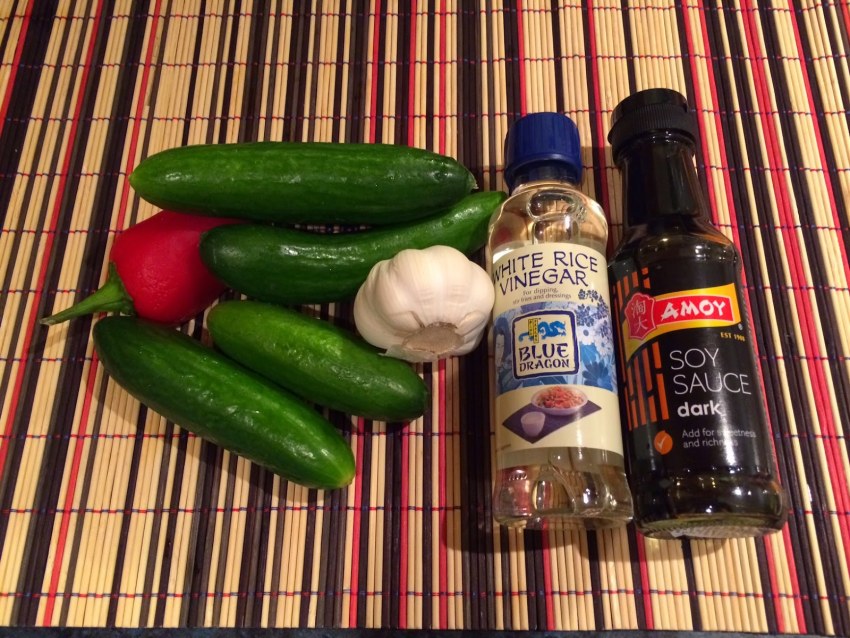 Делишь соус огурец