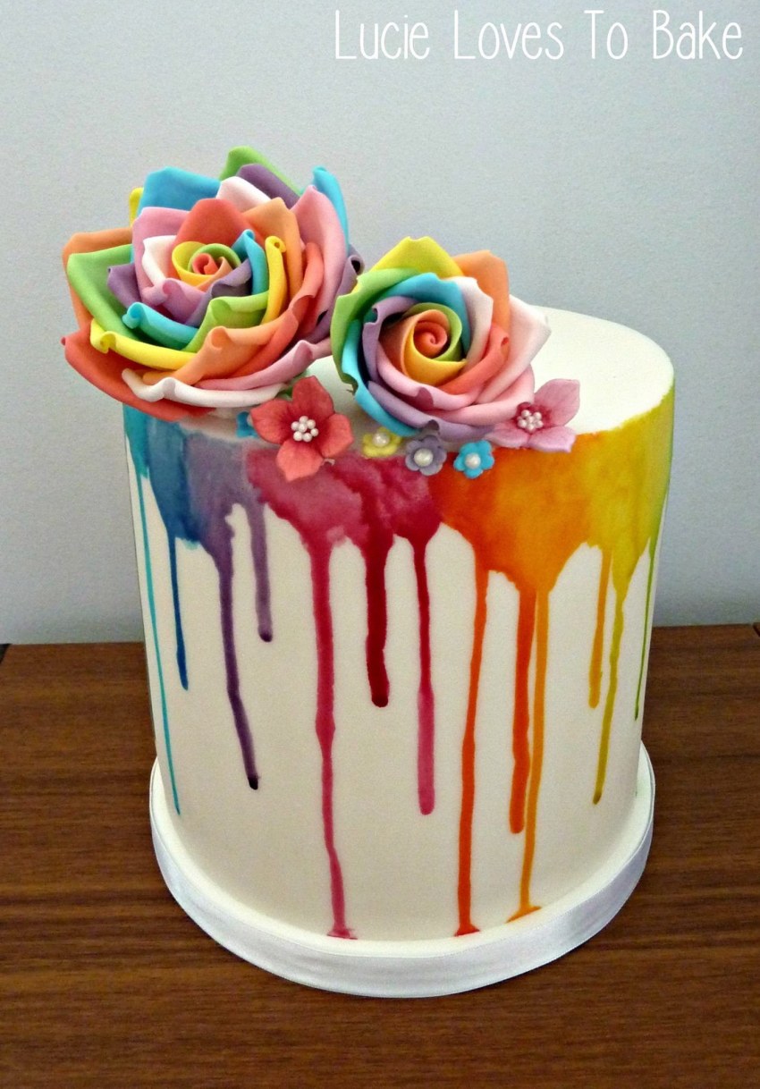 Торт с голубой глазурью