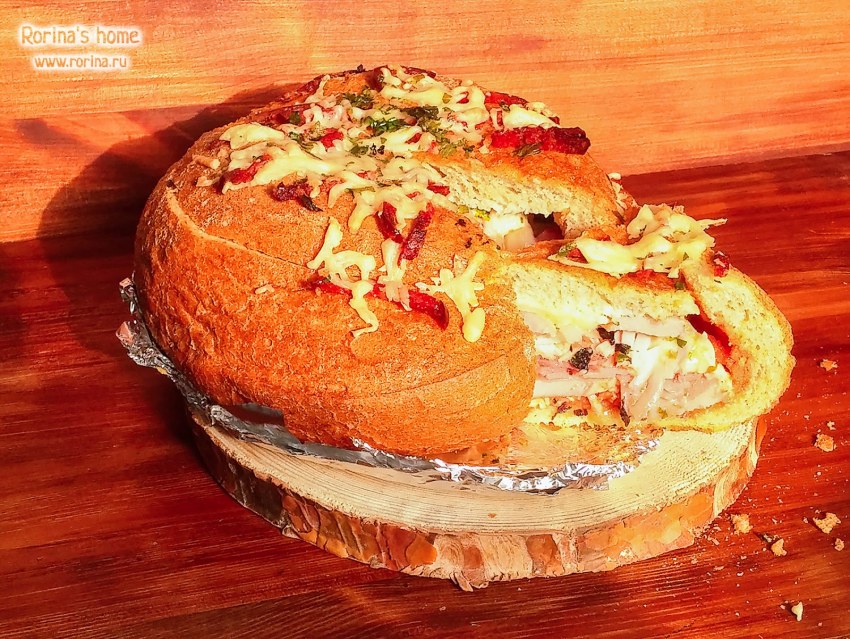 Фаршированный круглый хлеб