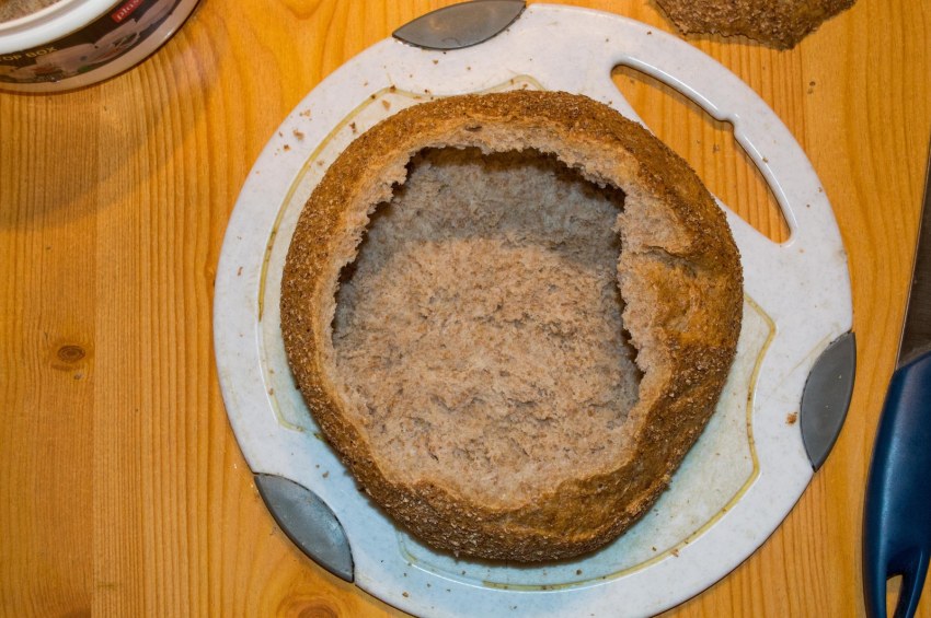 Пицца в круглом хлебе