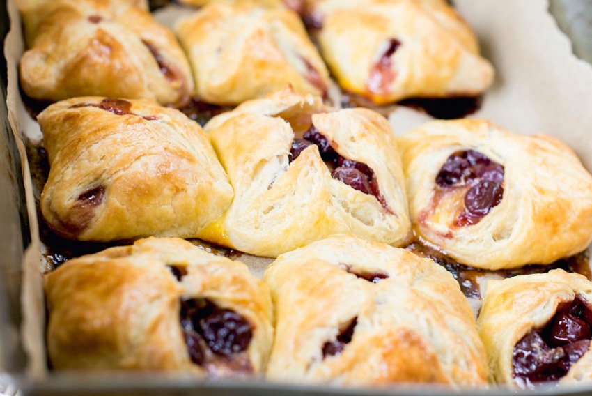 Конвертики с творогом из дрожжевого теста