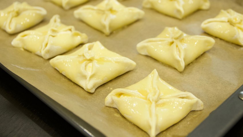 Булочки с творогом из дрожжевого