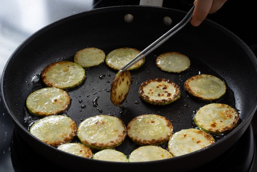 Кабачки жареные на сковороде