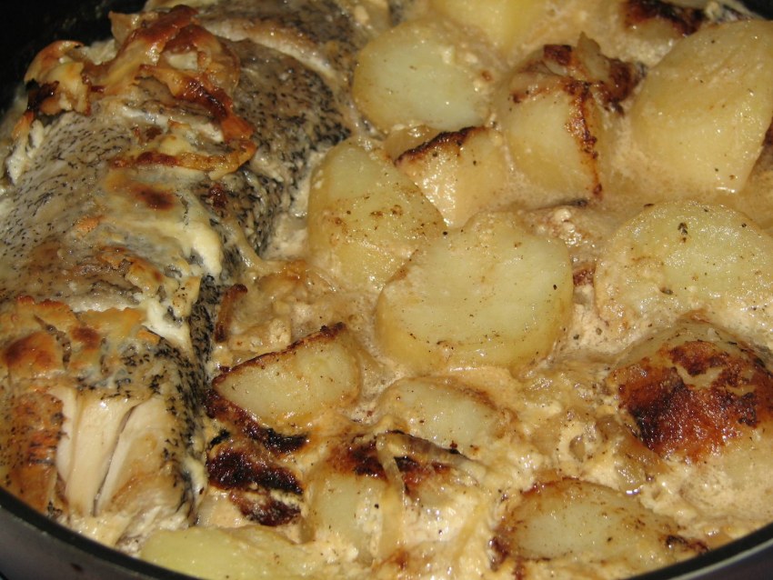 Щука в сметане в духовке