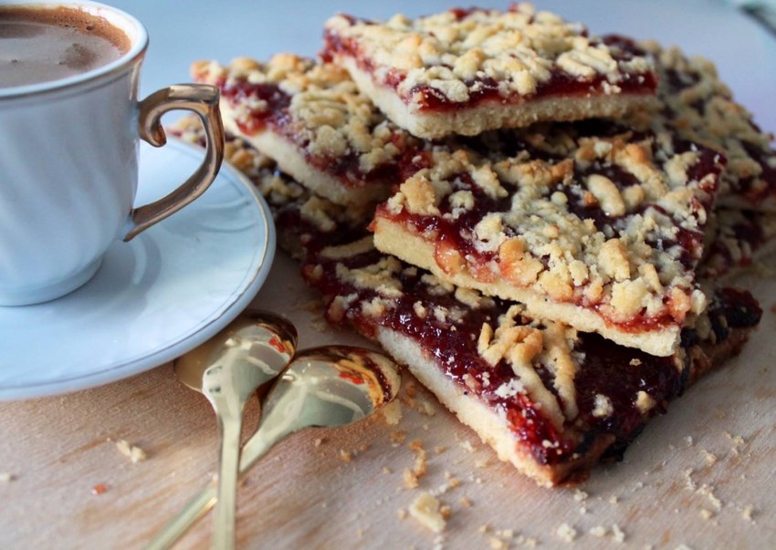 Сметанник с малиной