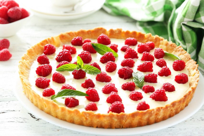 Пирог с малиной купить