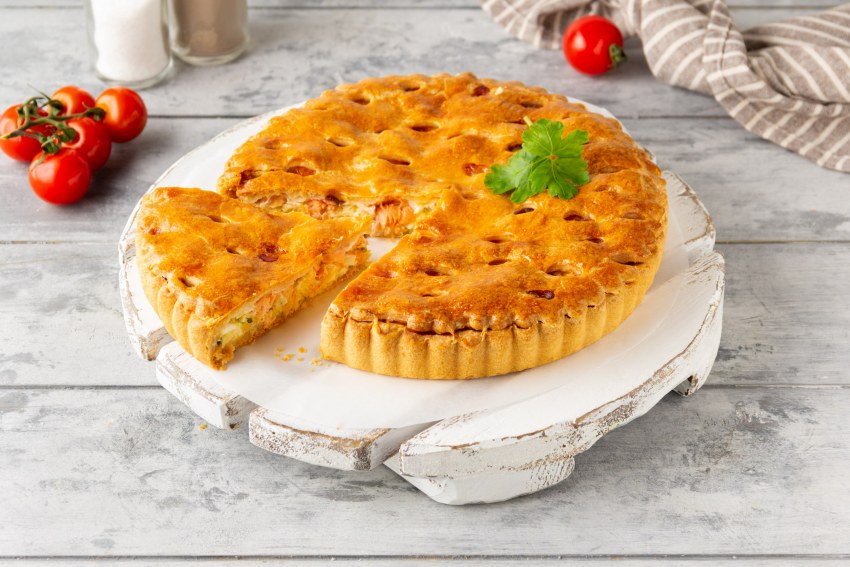 Пирог с горбушей из дрожжевого