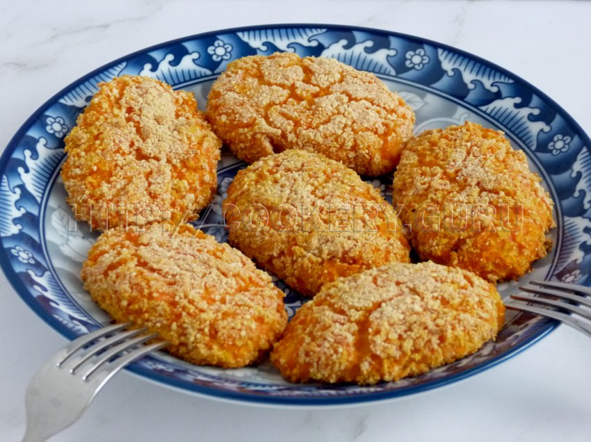 Морковные котлеты на пару