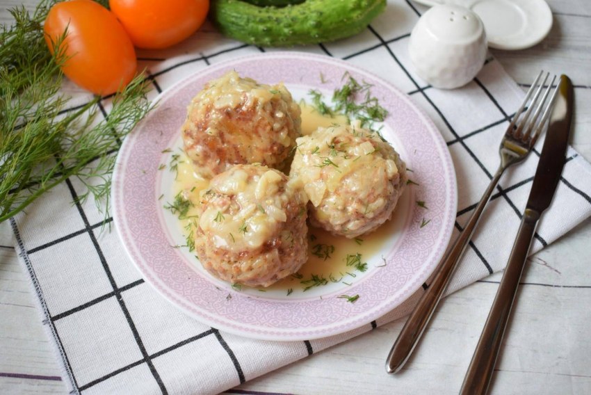 Тефтельки из индейки в томатном соусе