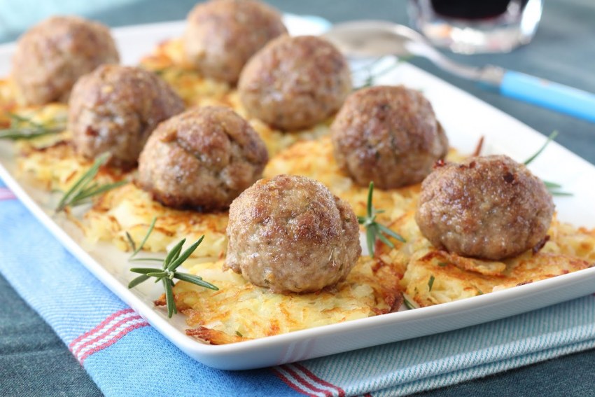 Паста с фрикадельками и шпинатом