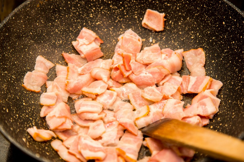 Гнёзда из макарон с кальмарами