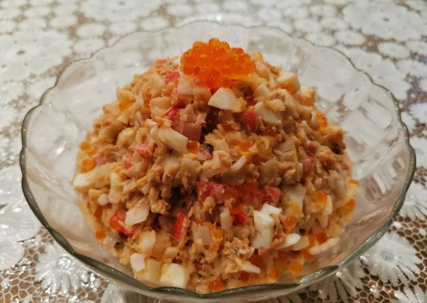 Салат белковый с икрой
