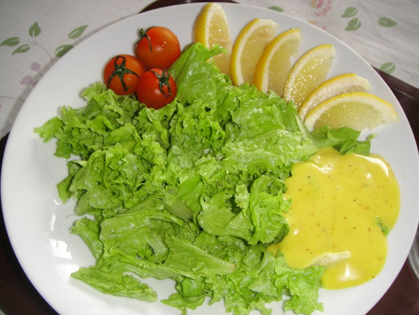 Салат ананасовый букет